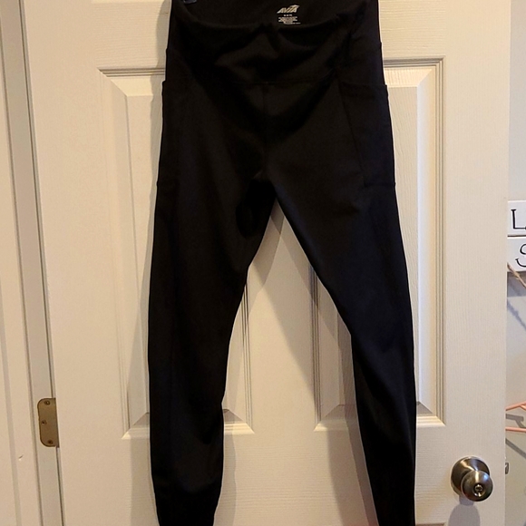 Avia Pants - Black yoga ankle pants